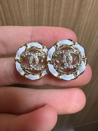 Pendientes Chanel Flor Blanco y Dorado