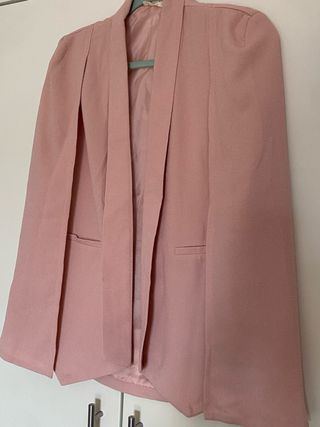 Blazer rosa tipo capa