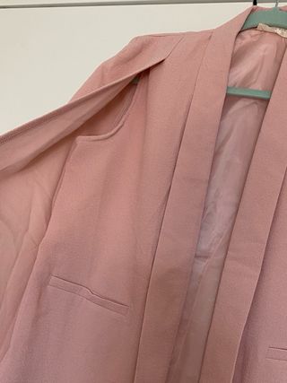 Blazer rosa tipo capa