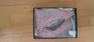 Zapatos de tacón rosa fucsia con lazo