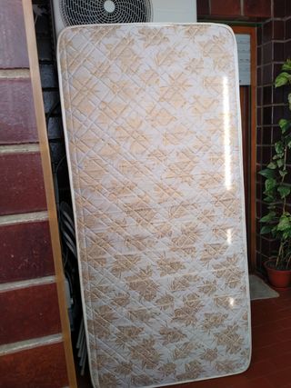 Colchón de calidad seminuevo de 90cm