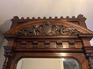 Precioso armario antiguo de madera maciza de nogal