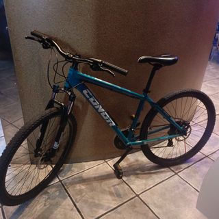 Bicicleta CONOR azul en muy buen estado