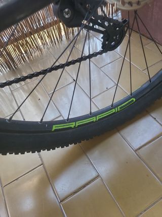 Rueda trasera Cannondale de 29 pulgadas 