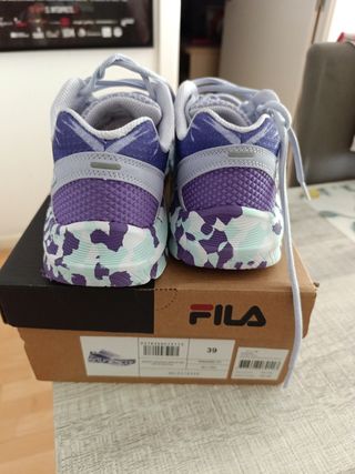 Zapatillas Fila Moradas Talla 39