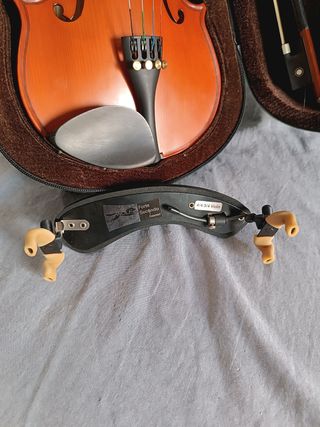 Violín 3/4 con estuche y accesorios 