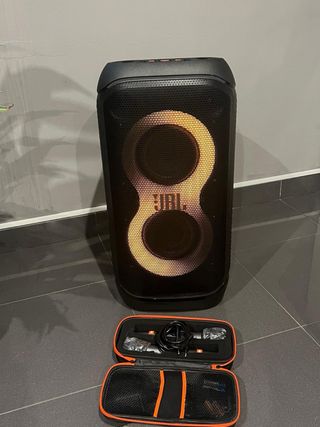 JBL Party Box 320 + 2 Micrófonos inalámbricos