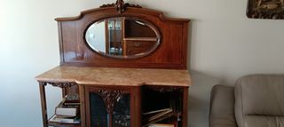 Conjunto de muebles antiguos de madera 