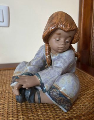 Figura Lladró Niña Cansadita
