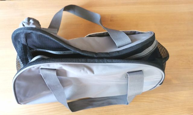 Transportín flexible para gato beige y gris