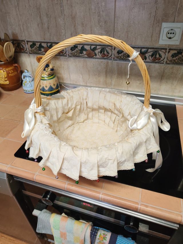 Cesta Mimbre Beige con Detalles