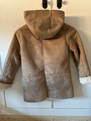 Abrigo niña con capucha y forro. talla kids 9/10