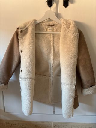 Abrigo niña con capucha y forro. talla kids 9/10