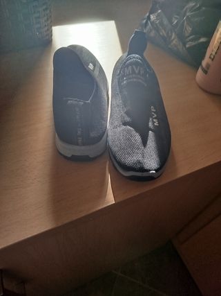 Zapatos MVP negros cómodos