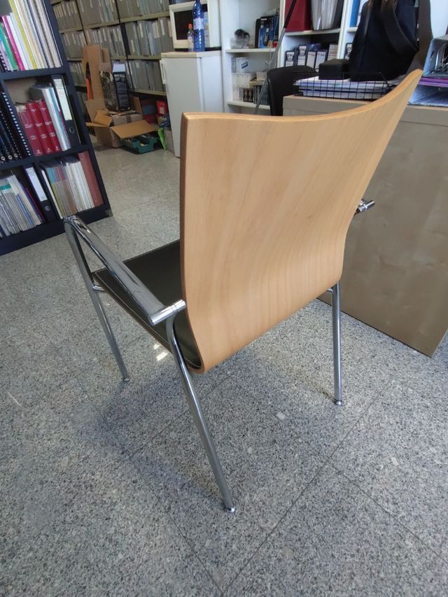 Mesa redonda cristal y 5 sillas IKARA ARKITEK