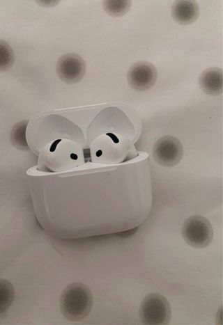 AirPods 4 con cancelación de ruido