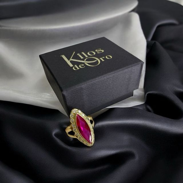 Anillo lanzadera de oro de 18k fucsia 