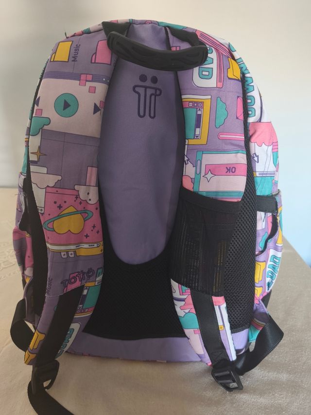 Mochila Totto. Morada estampada.