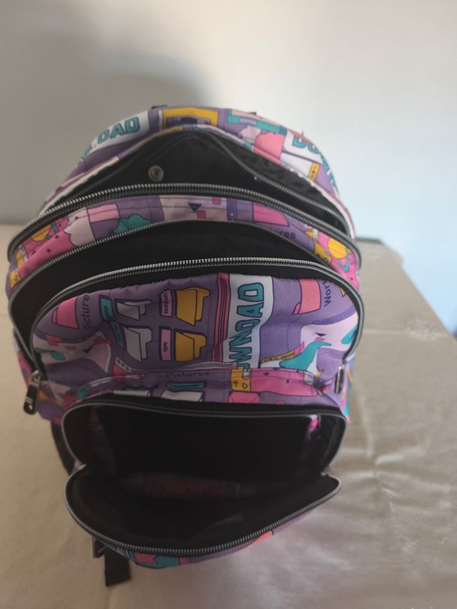 Mochila Totto. Morada estampada.