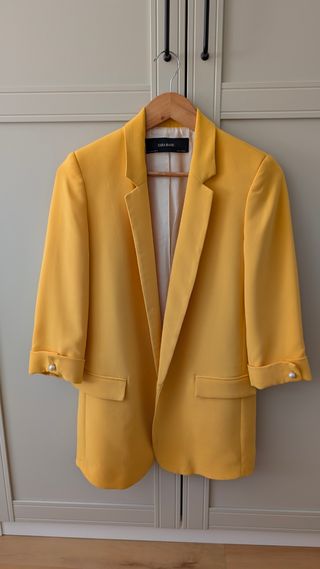 Americana Zara Basic amarilla