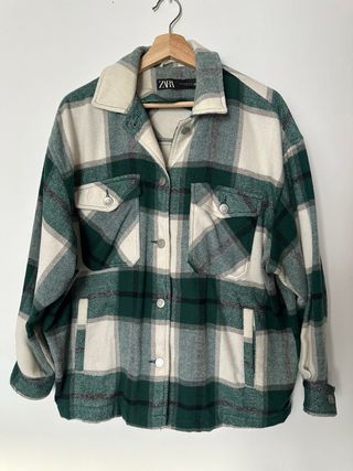 Chaqueta Zara Cuadros Verde y Blanco