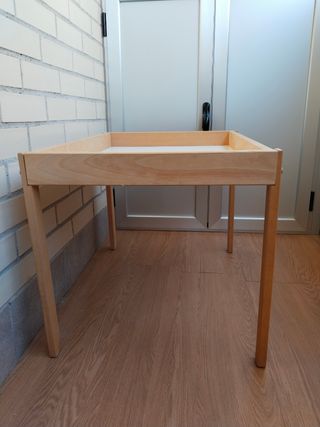 Mesa de experimentación infantil de madera