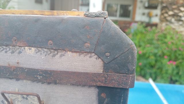 Pequeño baúl arca decorativo