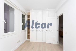Piso en alquiler en Almagro en Madrid