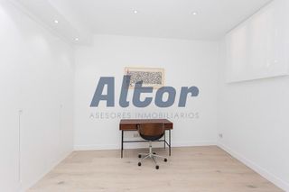 Piso en alquiler en Almagro en Madrid