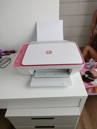 Impresora HP Blanca y Rosa Poco Uso