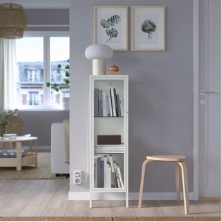 Vitrina de cristal y metal blanca Ikea BAGGEBO