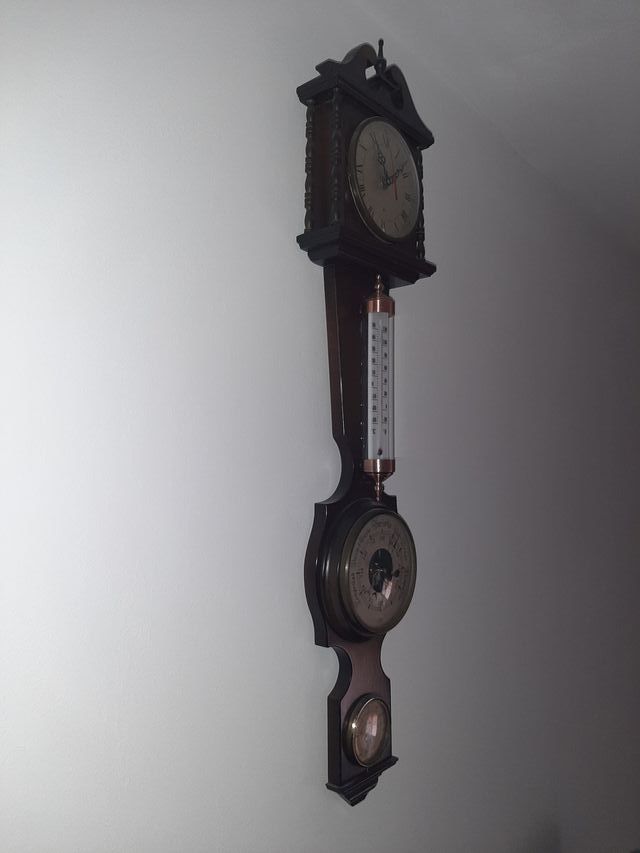 Orologio da parete con termometro e barometro