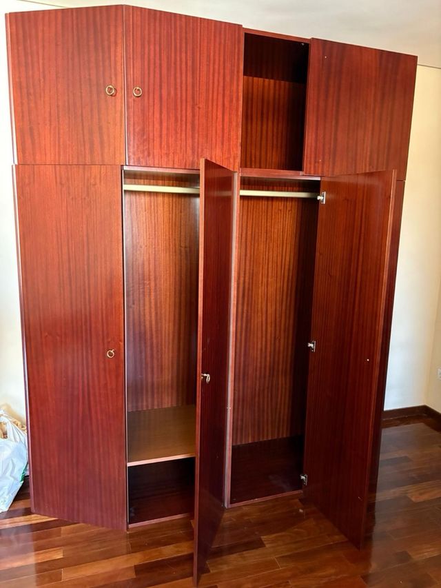 Armario de dormitorio de madera