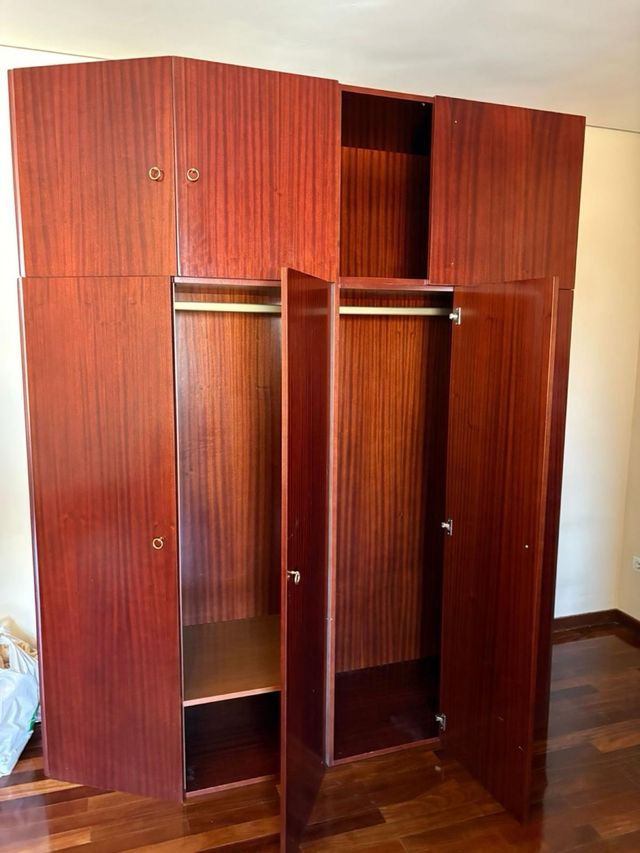 Armario de dormitorio de madera