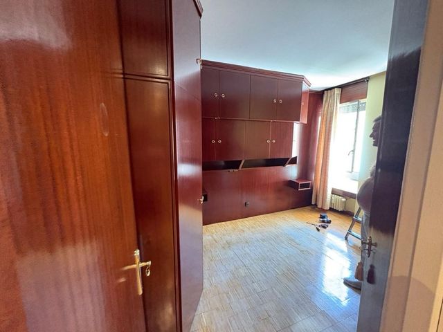 Armario de dormitorio de madera