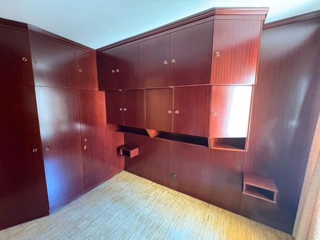 Armario de dormitorio de madera