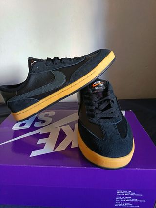 Nike SB FC Classic Zapatillas Negras Naranja