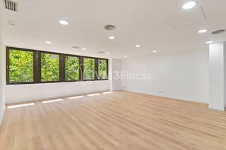 Oficina en alquiler en Vila de Gràcia en Barcelona
