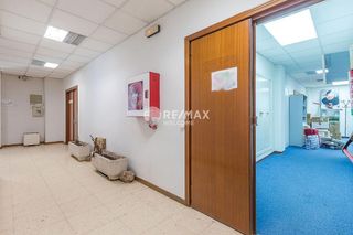 Oficina en alquiler en Tres Olivos - Valverde en Madrid