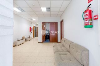 Oficina en alquiler en Tres Olivos - Valverde en Madrid