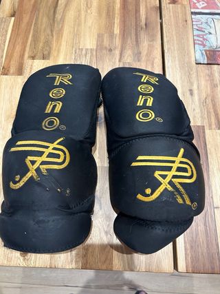 Musleras de hockey Reno negras