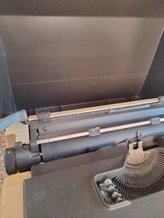 Máquina de escribir Olivetti Lettera 42