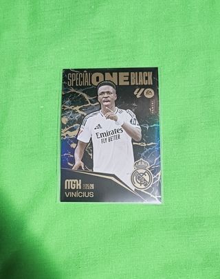Megacrack Vinicius Jr. Especial One Black 2025/26