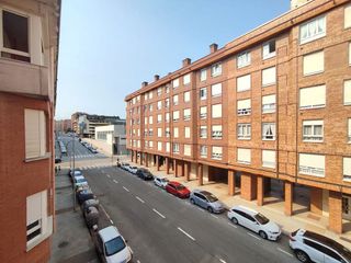 Piso en alquiler en Pumarín en Gijón