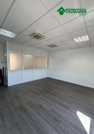 Oficina en alquiler en Huércal de Almería