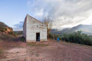 Casa rural en venta en Huelma