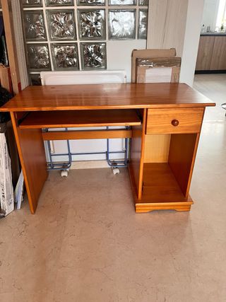 Mesa de estudio de madera maciza 