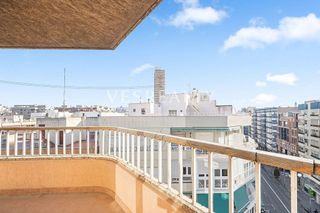 Piso en alquiler en Ensanche - Diputación en Alicante