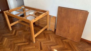 Mesa de comedor de madera