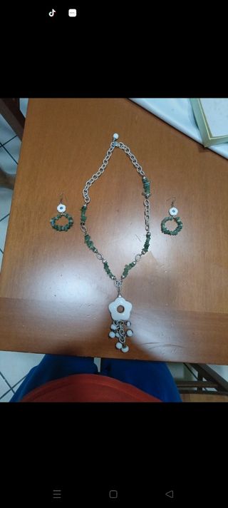 Set collana e orecchini verdi